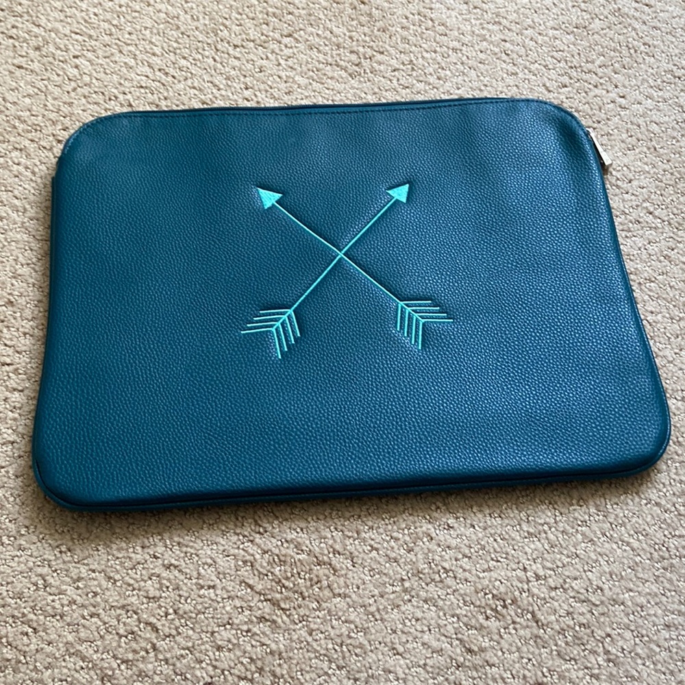 Thirty-one lap top case